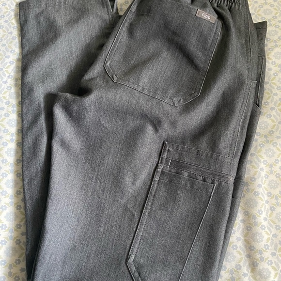 Figs Scrub Set - Picture 2 of 4